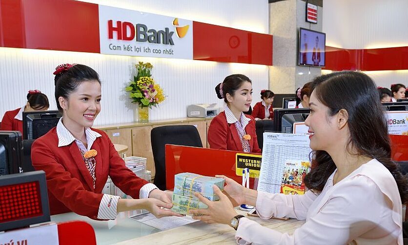 Tổng giám đốc HDBank muốn mua thêm 2 triệu cổ phiếu_655b545fb1bfd.jpeg