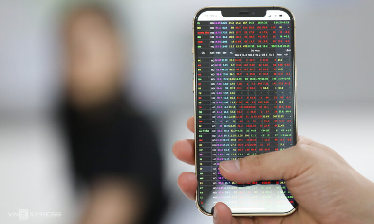 Chứng Khoán 2026: VN-Index Giảm Mạnh 27 Điểm Xuống 1.755 – Phiên Điều Chỉnh Thứ 3 Liên Tiếp, Họ Vin & Ngân Hàng Xả Hàng!