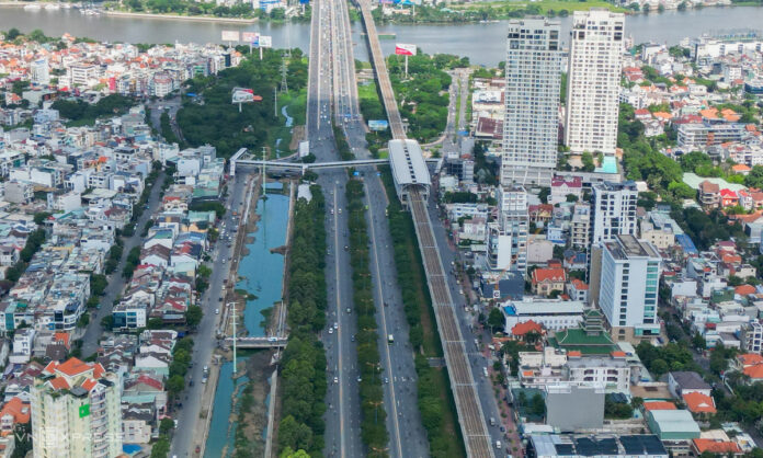 Gỡ nút thắt hạ tầng, đất đai để mở rộng không gian TP HCM