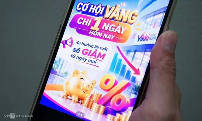 Ngân hàng chạy đua gom tiền gửi trước chỉ đạo hạ lãi suất