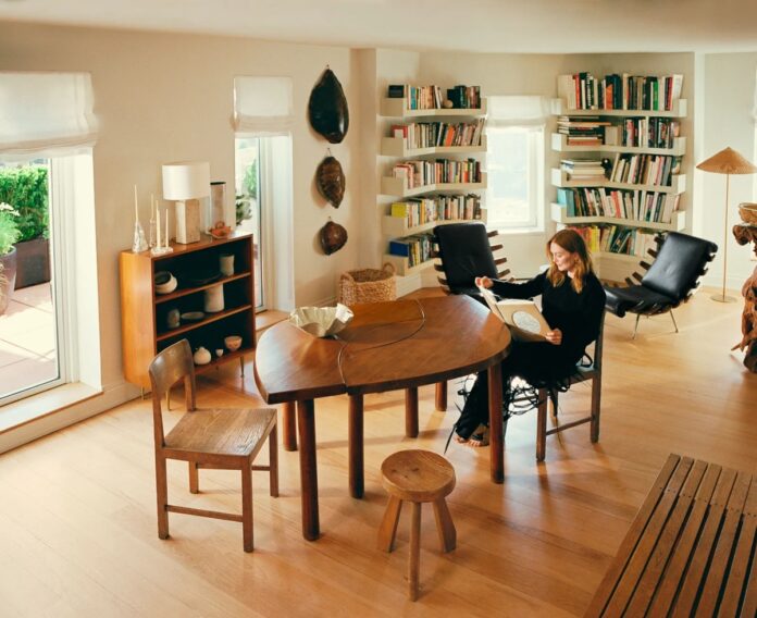 Khám Phá Căn Duplex 100 Tuổi Của Julianne Moore Tại Manhattan