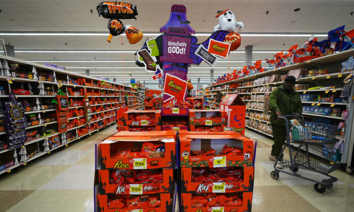 Kẹo Halloween ế ẩm tại Mỹ: Áp lực lạm phát bào mòn sức mua