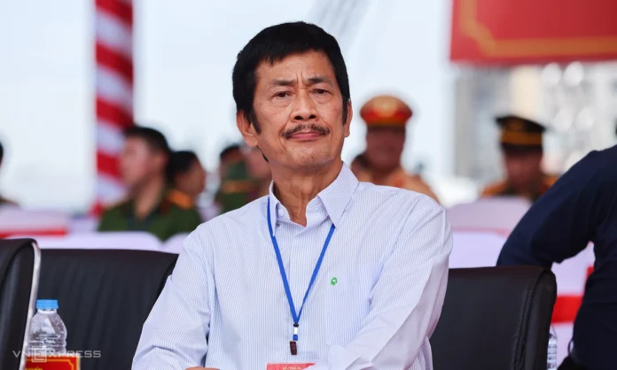 Gia đình ông Bùi Thành Nhơn gom NVL: Củng cố quyền phủ quyết