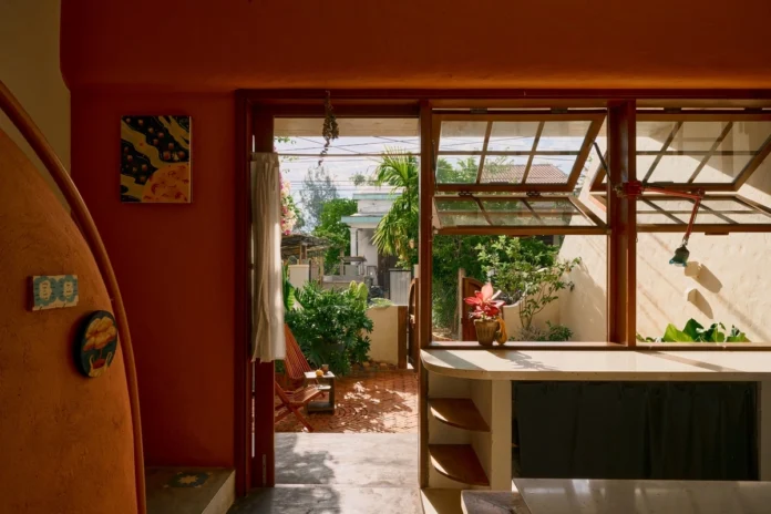 Nhà 100 m2 Tại Hội An: Kiến Trúc Hobbit Giải Bài Toán Nhà Ống